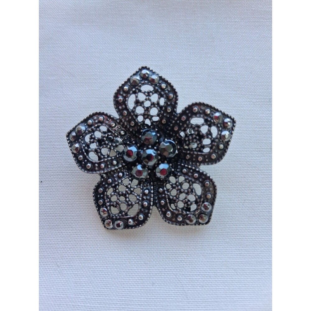 Gunmetal Filigree Flower Pin (A5)